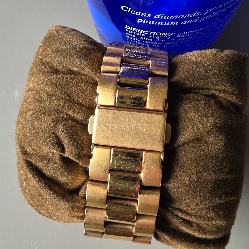 MICHAEL KORS ROSE GOLD WATCH - Picture 2 of 9